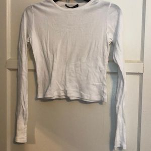 Cropped long sleeve white top